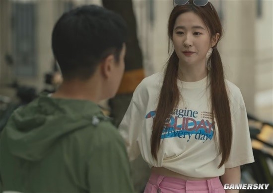 劉亦菲新劇四集吻27次引爭(zhēng)議：被吐槽吻戲太多 36歲演大學(xué)生太違和