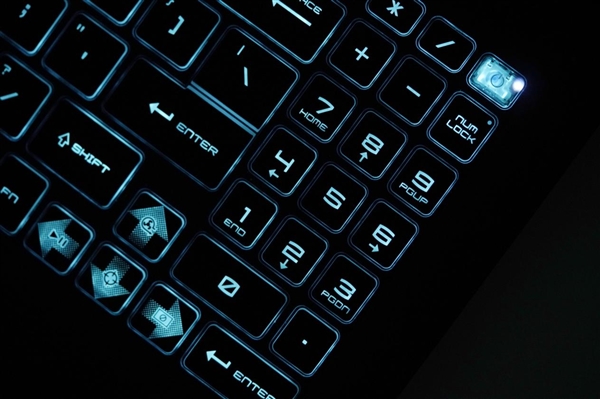 賽博機(jī)械風(fēng)十足！微星新款星影15 Air圖賞