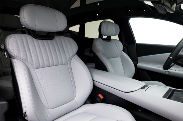 領(lǐng)克的純電車來了 想買極氪001的該糾結(jié)了