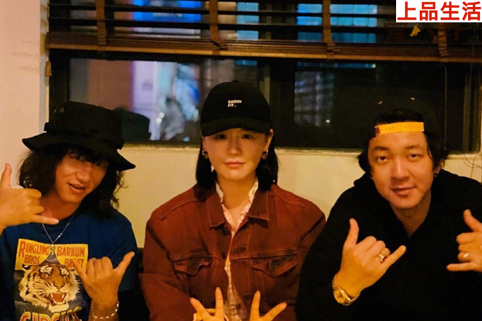 馬思純和夏穎、張哲軒的合照