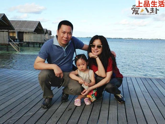 趙薇黃有龍四月合影