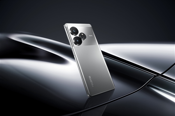 真我GT6海外運輸途中被盜！徐起回應(yīng)：全球發(fā)布會照常進行