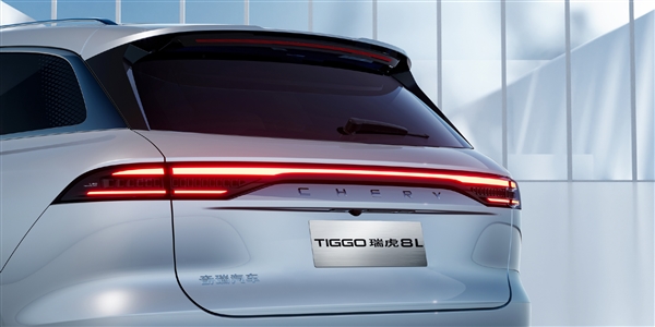 別說(shuō)奇瑞不懂設(shè)計(jì)！全新瑞虎8L內(nèi)飾發(fā)布：豪車既視感