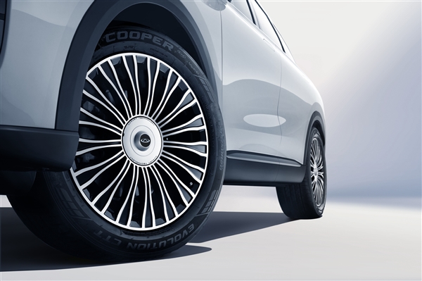 別說(shuō)奇瑞不懂設(shè)計(jì)！全新瑞虎8L內(nèi)飾發(fā)布：豪車既視感