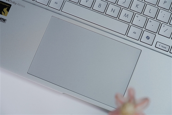 驍龍X Elite+2.8K OLED屏 華碩無畏Pro15 2024高能 AI 超輕薄本圖賞