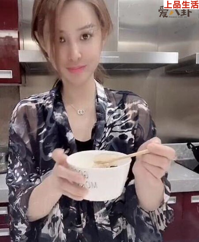 汪峰第二任隱婚妻子康作如曝光