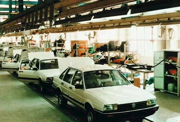 曾經(jīng)22年蟬聯(lián)銷(xiāo)冠！“國(guó)民神車(chē)”桑塔納即將退出歷史舞臺(tái)