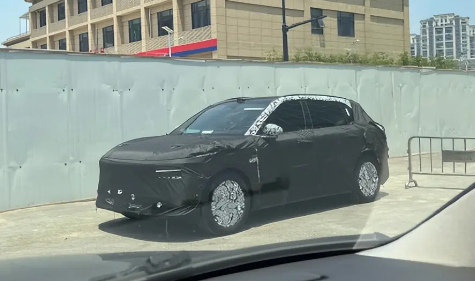 800V技術(shù)上車！極氪CX1E偽裝車曝光：年內(nèi)首發(fā)