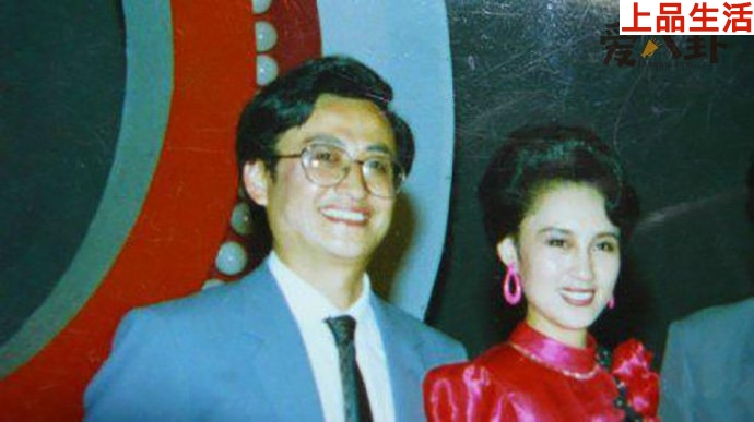 李平令完成夫妻合影