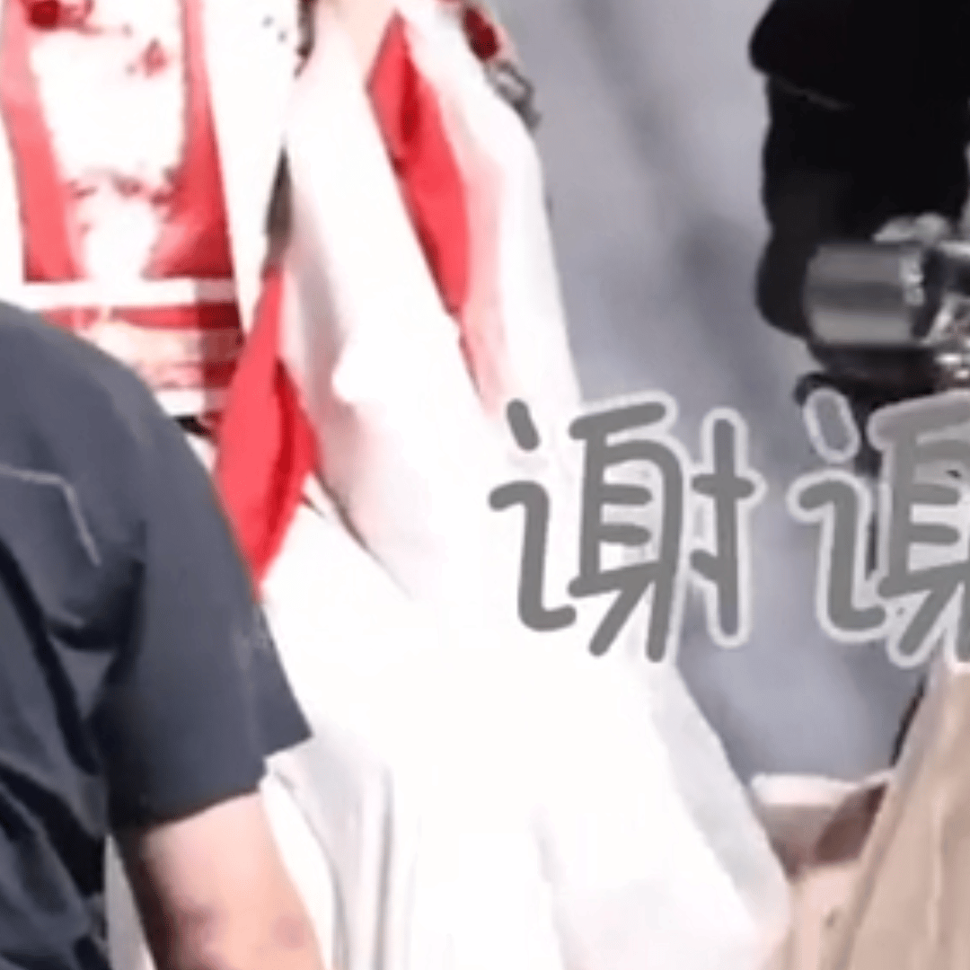 李一桐身上爬蜈蚣被提醒抱拳感謝,李一桐回應(yīng)“蜈蚣”一事 12