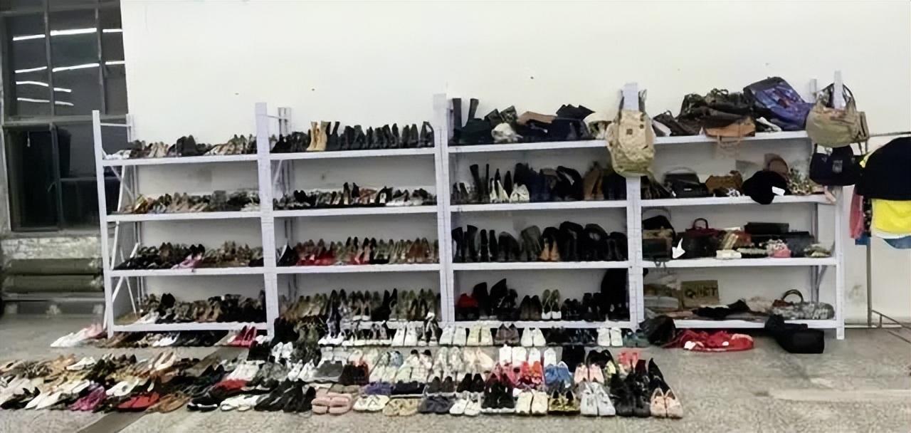 袁婭維聽說寧靜賣浪姐團服,寧靜網(wǎng)上售賣浪姐的團服 24