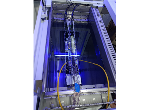 可冷卻上千瓦！Intel發(fā)布全新數(shù)據(jù)中心浸沒式液冷