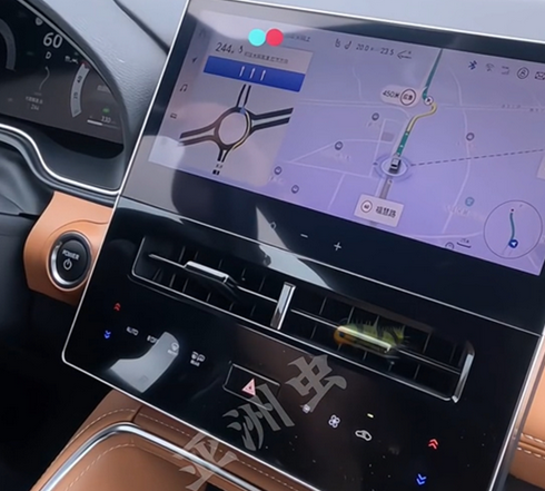 20萬級你會選嗎！新款豐田亞洲龍實車曝光：換裝大屏內(nèi)飾