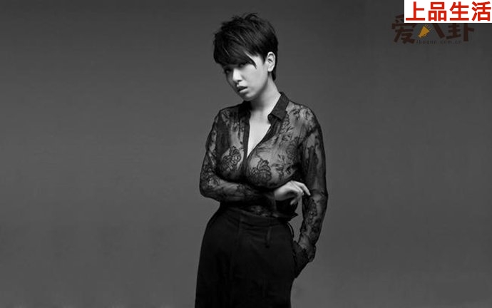 趙銘因為胸大走紅