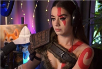 美女主播用跳舞毯成功通關(guān)《艾爾登法環(huán)：黃金樹幽影》