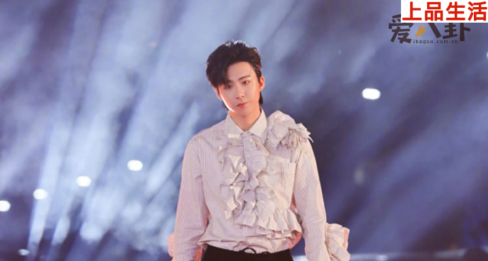 湖南衛(wèi)視雙12晚會(huì)嘉賓劉雨昕