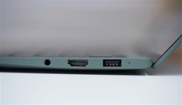 全球首發(fā)磁吸攝像頭！榮耀MagicBook Art 14圖賞