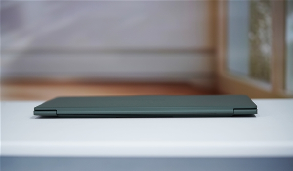 全球首發(fā)磁吸攝像頭！榮耀MagicBook Art 14圖賞