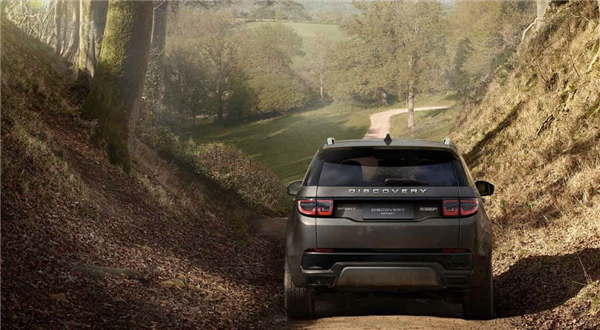 豪華品牌加持、標(biāo)配四驅(qū)！2025款發(fā)現(xiàn)運動版上市：售38.83萬起