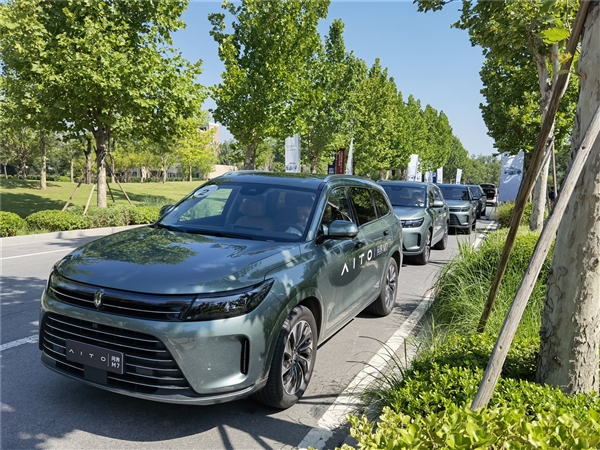 不怕被人黑！余承東：華為率先提出汽車全向主動(dòng)安全 提高行業(yè)AEB標(biāo)準(zhǔn)