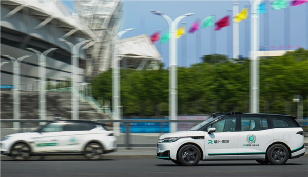 標(biāo)配四臺(tái)激光雷達(dá)！蘿卜快跑第六代無人車將于今年投放市場