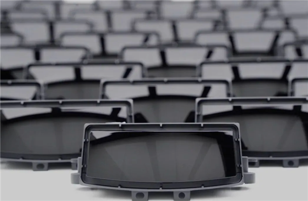 標(biāo)配四臺(tái)激光雷達(dá)！蘿卜快跑第六代無人車將于今年投放市場