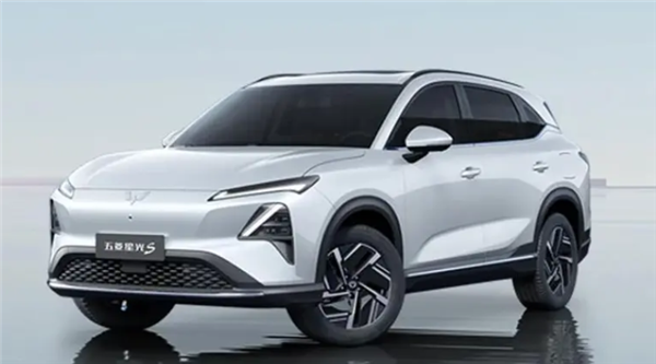 五菱首款雙動(dòng)力新能源SUV星光S配置公布：搭載零自燃神煉電池