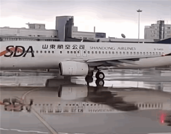 機場大雨所有航班延誤 只有山航硬核起飛！山航客服回應(yīng)