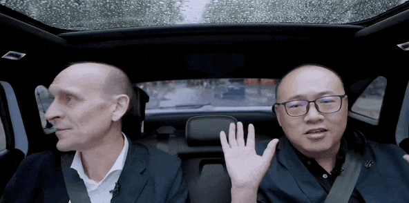 大雨中的北京晚高峰：兩位CEO坐到了不用開(kāi)的大眾車(chē)?yán)? h=