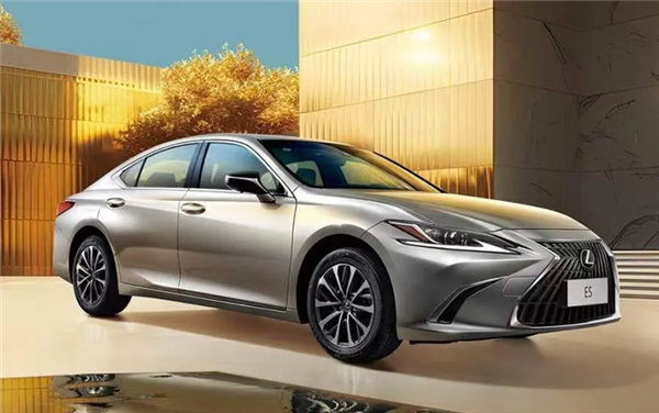 29.99萬元 雷克薩斯ES入門版本上市:依舊配2.0L發(fā)動機