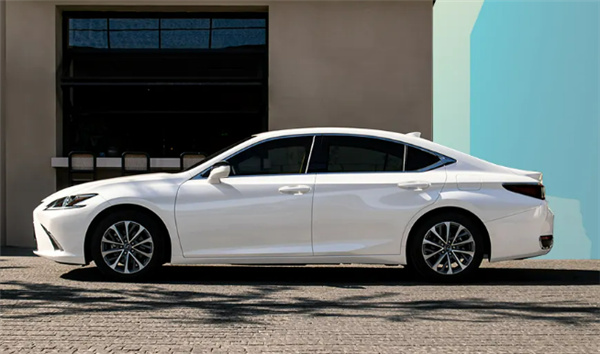 29.99萬元 雷克薩斯ES入門版本上市:依舊配2.0L發(fā)動機