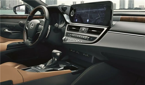 29.99萬元 雷克薩斯ES入門版本上市:依舊配2.0L發(fā)動機