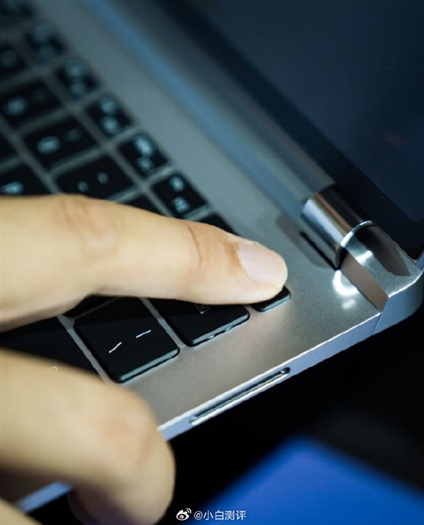 大變化！華為首款高性能本外觀細(xì)節(jié)曝光：帶有GT標(biāo)識(shí) 發(fā)光Logo