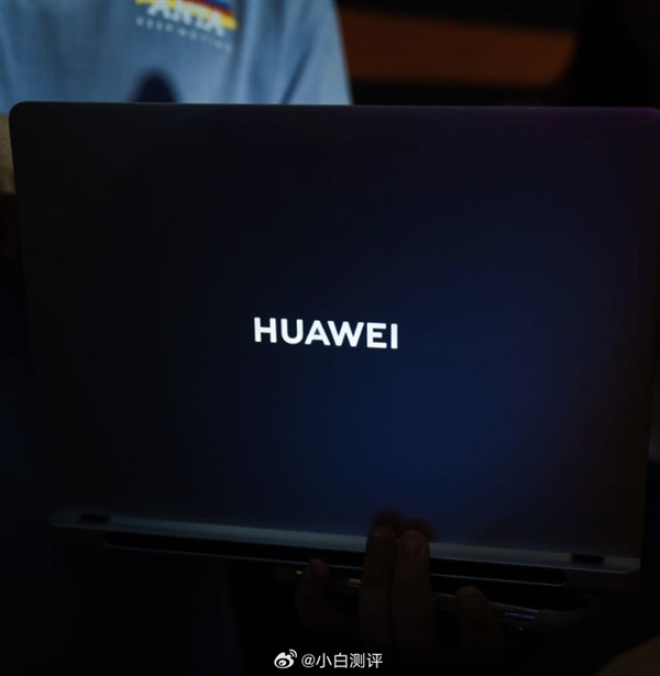 大變化！華為首款高性能本外觀細(xì)節(jié)曝光：帶有GT標(biāo)識(shí) 發(fā)光Logo