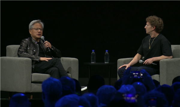 黃仁勛與扎克伯格首次公開對話：兩人互送皮夾克