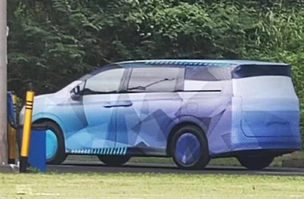 比騰勢D9更親民！比亞迪王朝全新MPV曝光：有望命名為周