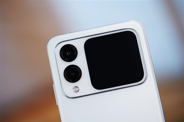 華為首款nova小折疊！nova Flip圖賞