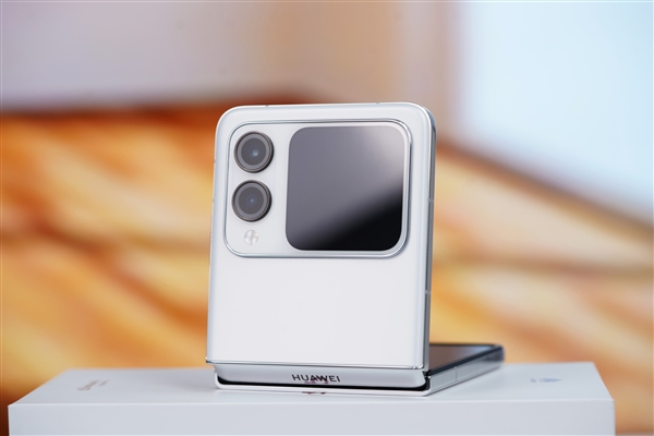 華為首款nova小折疊！nova Flip圖賞