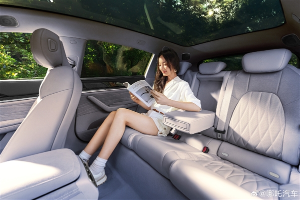 全球唯一超級(jí)增程C級(jí)智能獵裝轎車！哪吒S獵裝車官圖公布