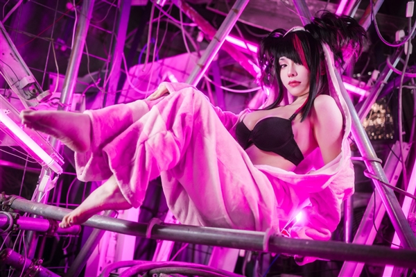 《街頭霸王6》韓蛛俐Cos美圖欣賞：邪魅甜美 身材火辣