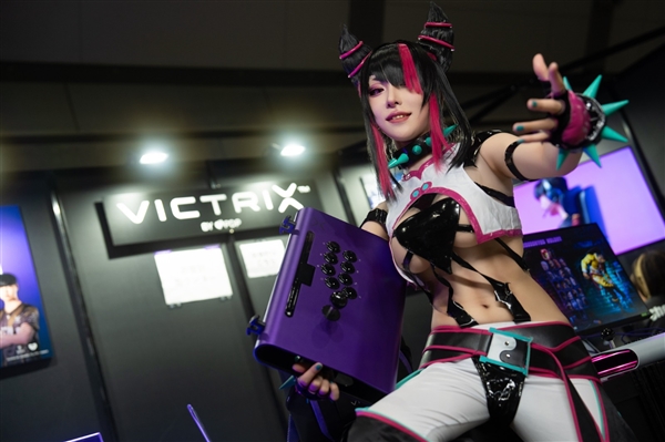 《街頭霸王6》韓蛛俐Cos美圖欣賞：邪魅甜美 身材火辣