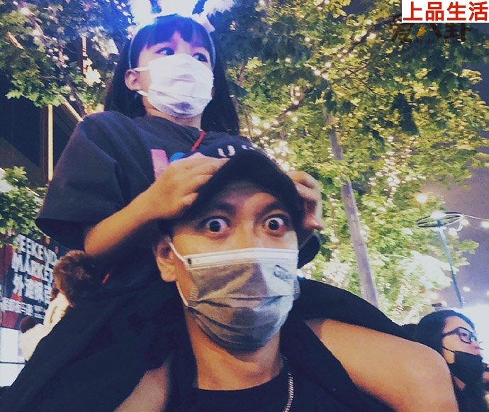 俞思遠(yuǎn)與女兒照片