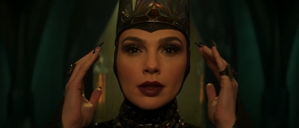 《白雪公主》真人電影首支預告片發(fā)布：蓋爾·加朵飾演毒皇后亮相