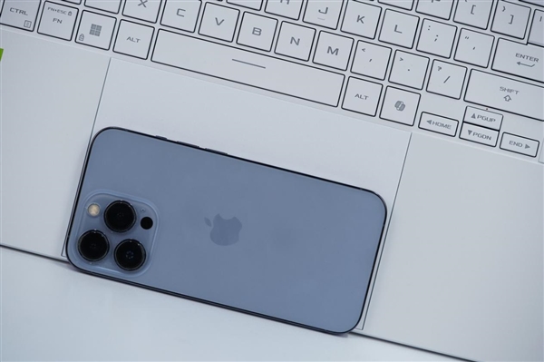 LED光線矩陣吸睛！ROG幻16 Air銳龍AI版圖賞