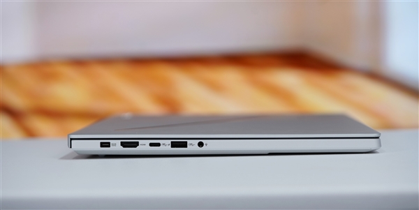 LED光線矩陣吸睛！ROG幻16 Air銳龍AI版圖賞