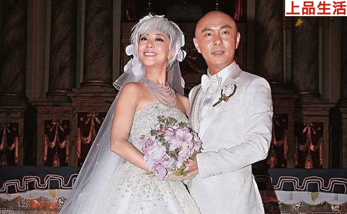 張衛(wèi)健張茜結(jié)婚照片