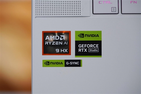 LED光線矩陣吸睛！ROG幻16 Air銳龍AI版圖賞