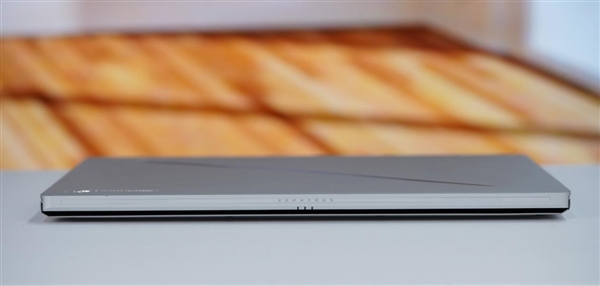 LED光線矩陣吸睛！ROG幻16 Air銳龍AI版圖賞