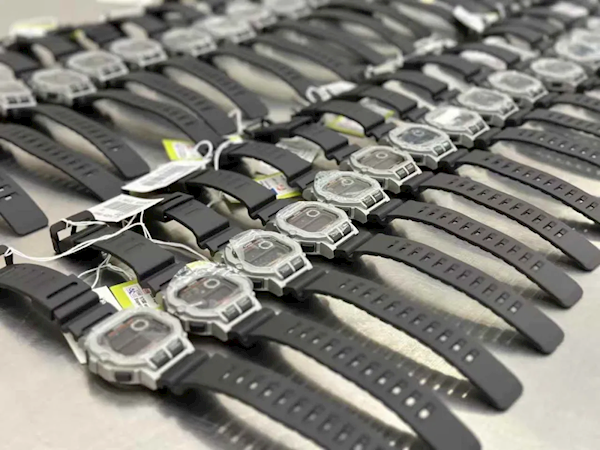 女子小腿綁40塊卡西歐手表進(jìn)境 結(jié)果因步態(tài)僵硬被查獲