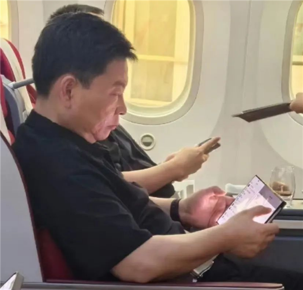 新一代電子茅臺！余承東確認華為首款三折屏手機9月亮相